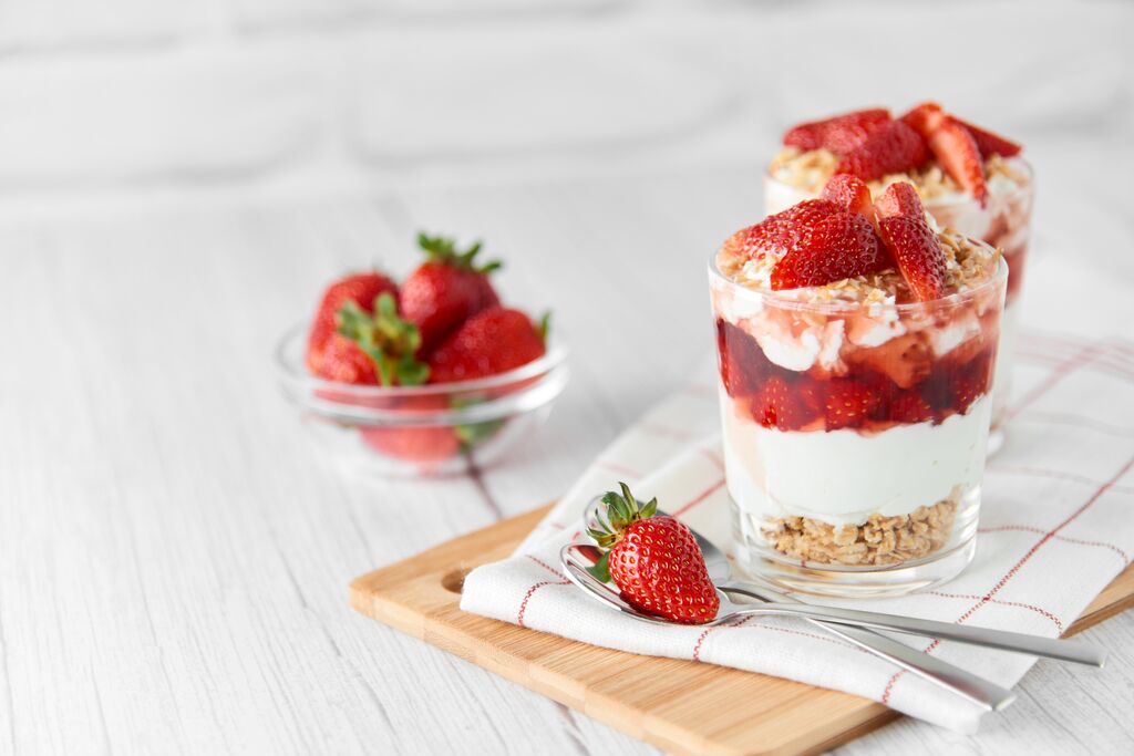 Strawberry dessert jars with cream layers