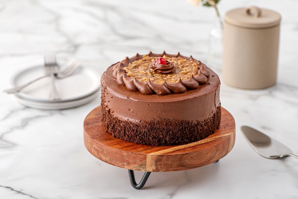 Chocolate cake with a smooth, professional ganache finish